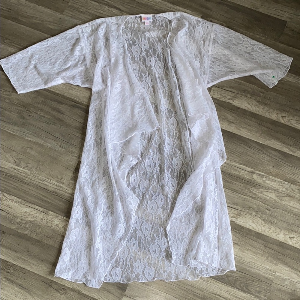 💚  2/$15 Chic White Lace Open-Front Kimono - Picture 2 of 2